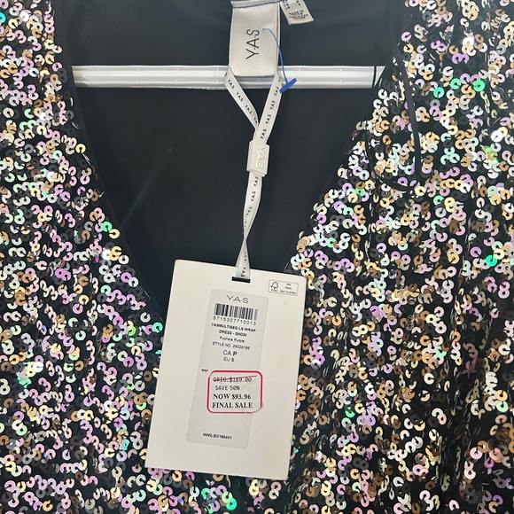 Beautiful dress with velvet bow - Picture 2 of 2